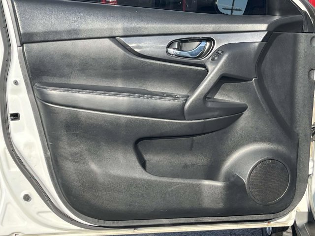 Used 2017 Nissan Rogue S FWD image 14
