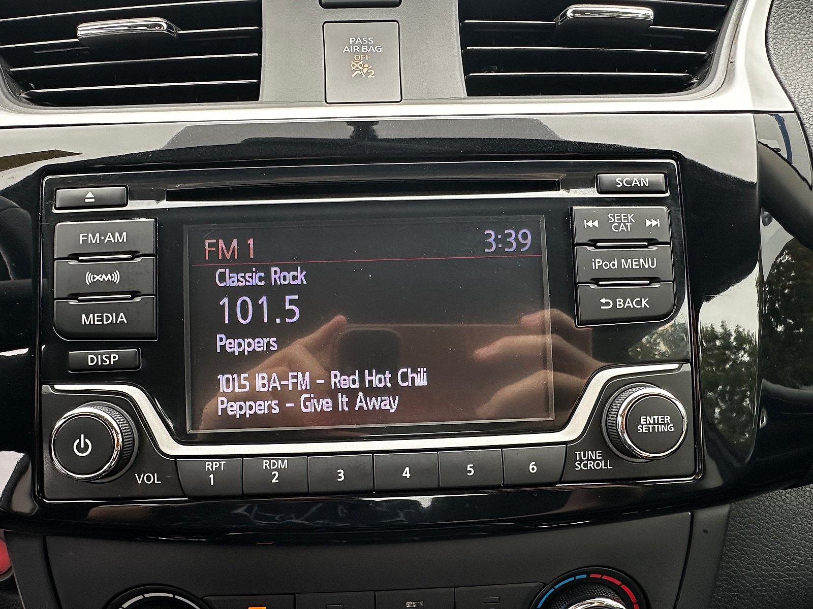 Used 2017 Nissan Sentra SV FWD image 17
