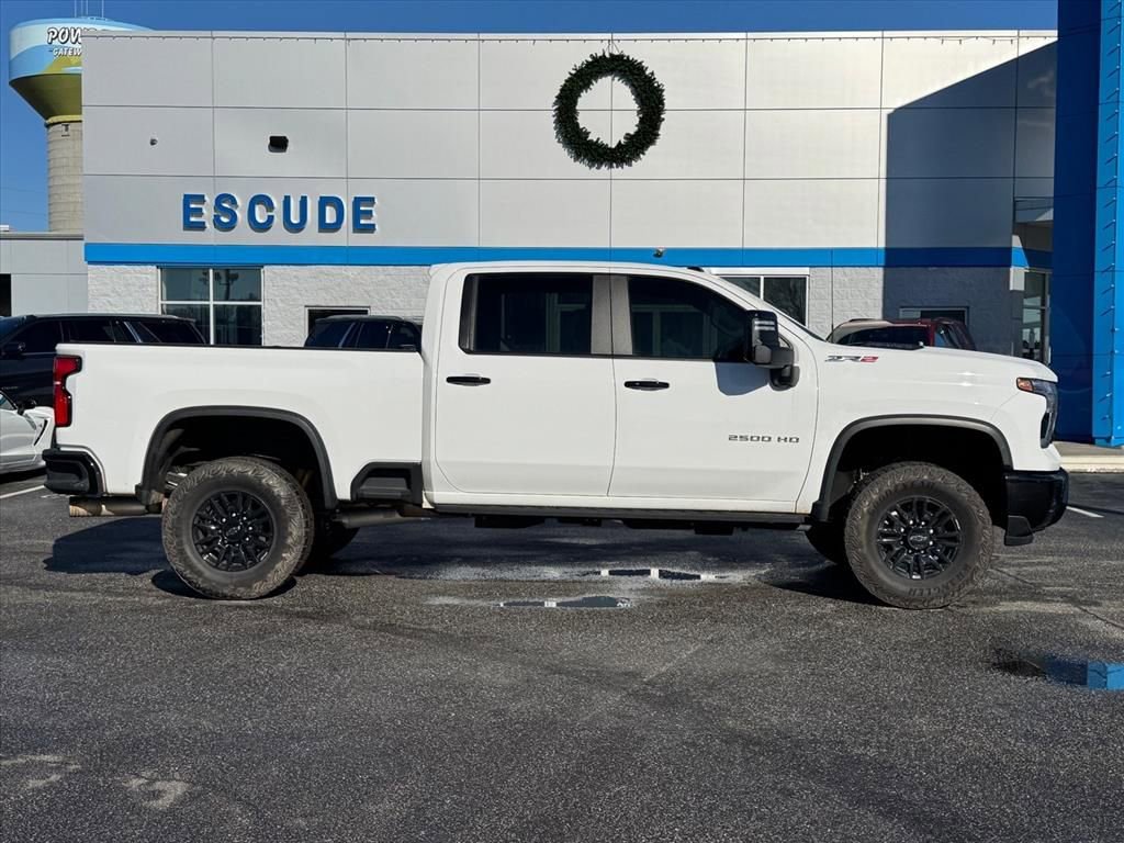 Used 2024 Chevrolet Silverado 2500 ZR2 w/ LPO, Dark Essentials Package image 2