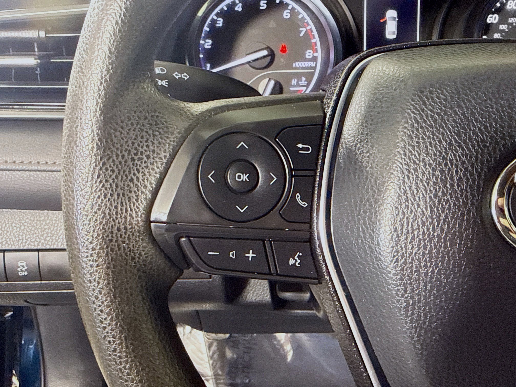 Used 2019 Toyota Camry LE FWD image 14