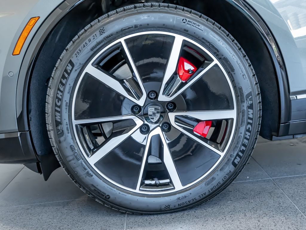 New 2026 Porsche Macan Turbo Electric AWD/4WD image 11