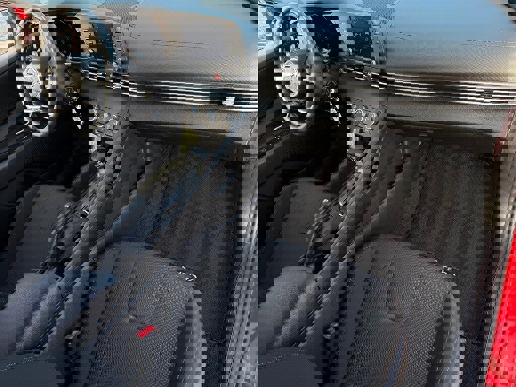 Certified 2023 Hyundai Elantra SE image 26