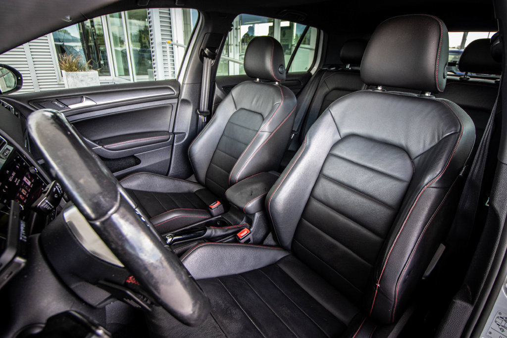 Used 2019 Volkswagen GTI SE FWD image 26