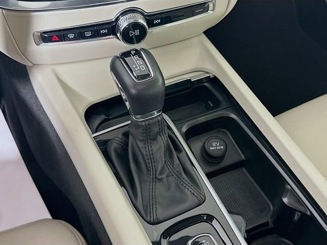 Used 2020 Volvo S60 T6 Momentum image 18