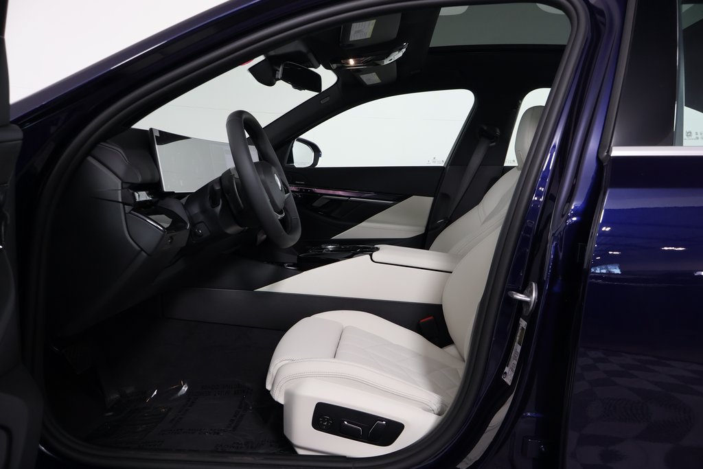 New 2027 BMW 530i w/ Premium Package RWD image 5