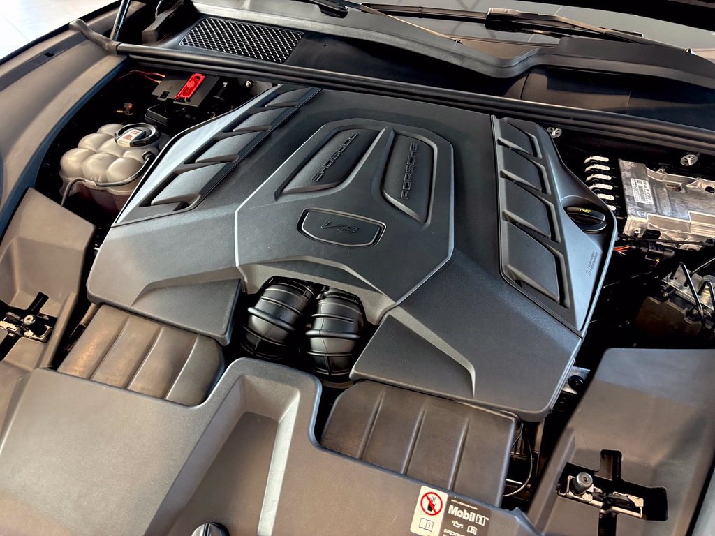 Used 2025 Porsche Cayenne GTS AWD/4WD image 44