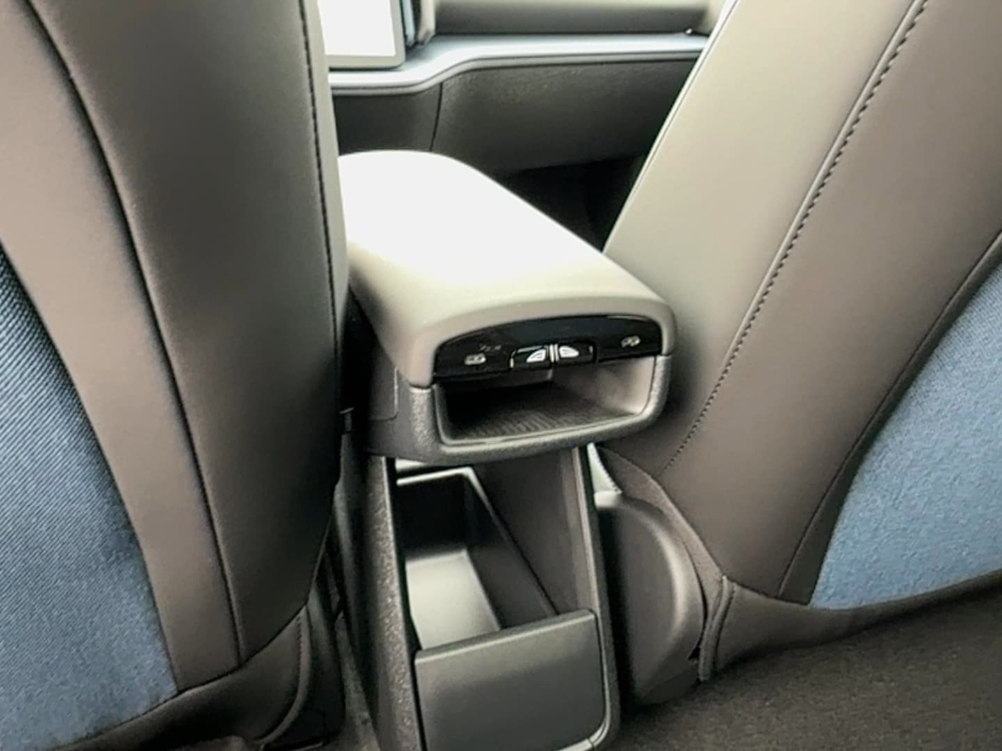 New 2026 Volvo EX30 Cross Country Ultra AWD/4WD image 18