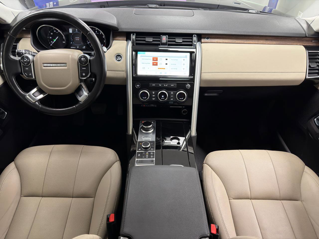 Used 2017 Land Rover Discovery HSE image 30