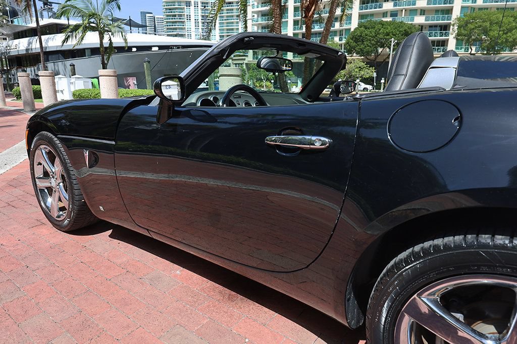 Used 2007 Pontiac Solstice GXP w/ Premium Package RWD image 23