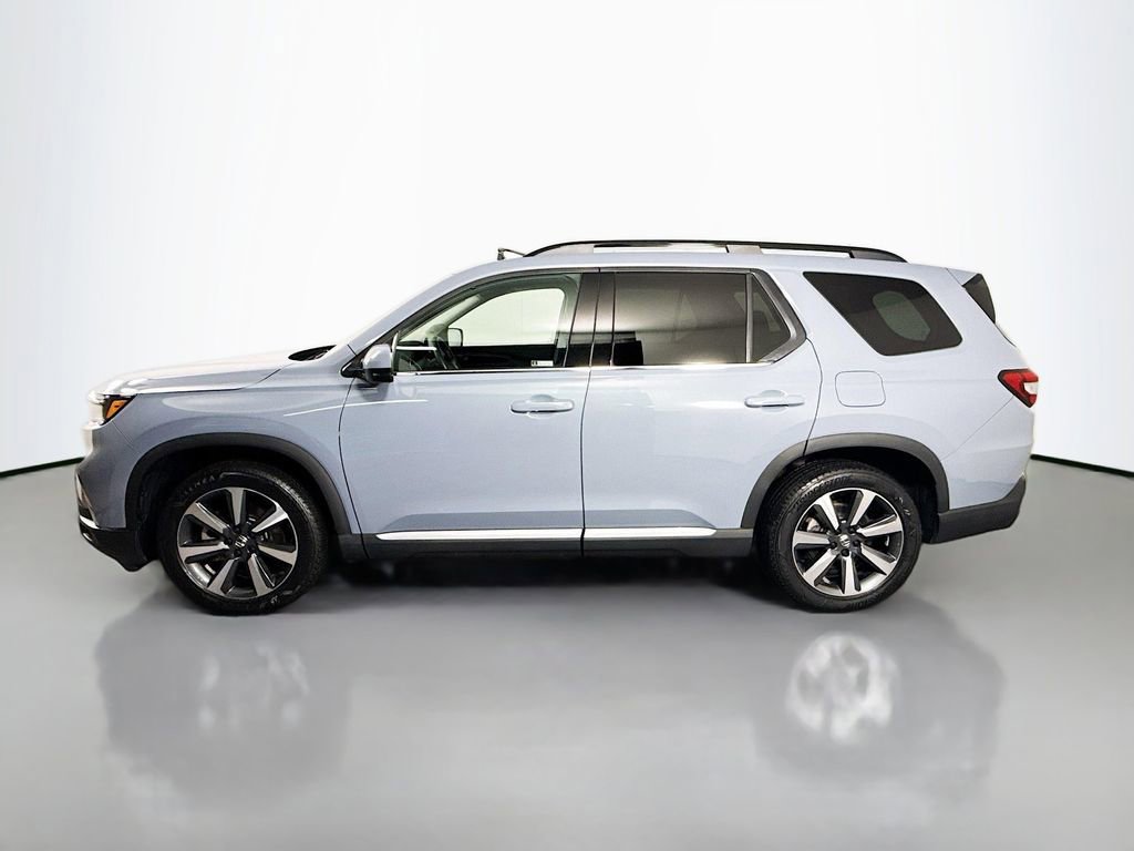Certified 2023 Honda Pilot Touring image 4