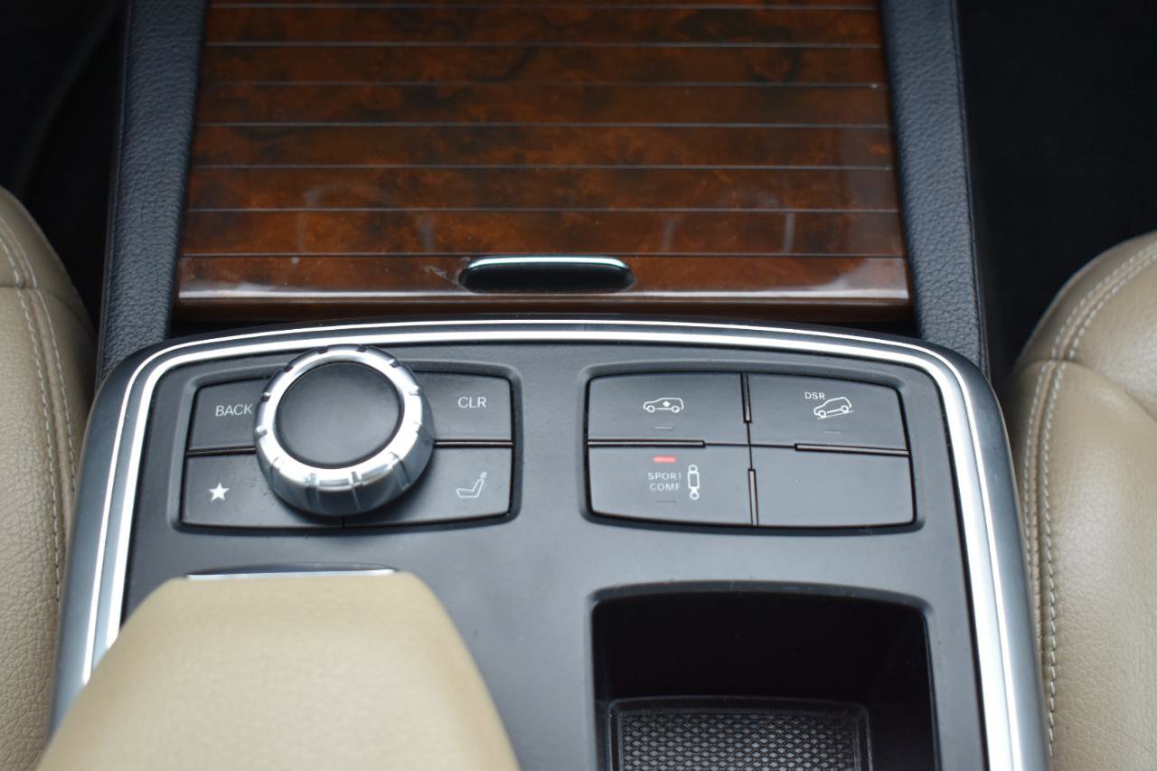 Used 2016 Mercedes-Benz GL 550 4MATIC image 24
