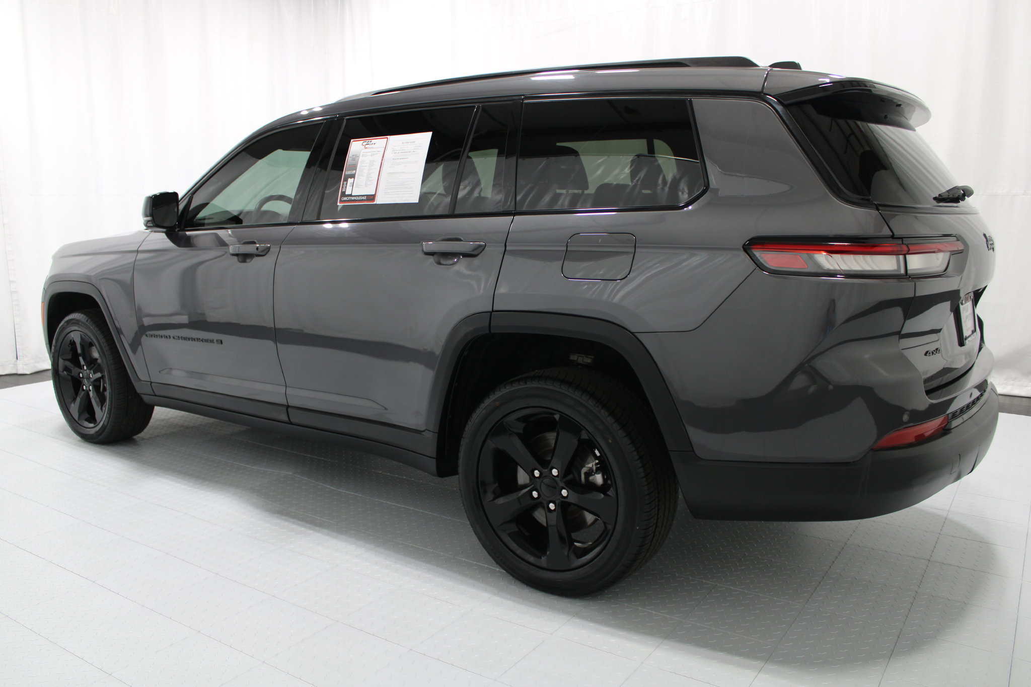 Used 2023 Jeep Grand Cherokee L Laredo AWD/4WD image 8
