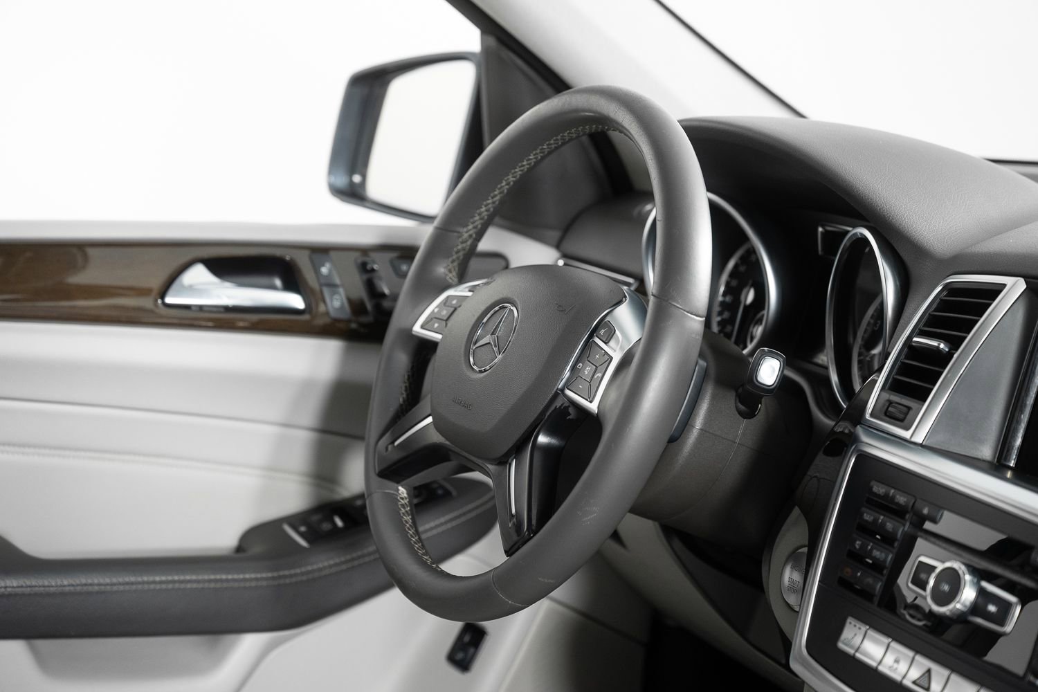 Used 2015 Mercedes-Benz ML 350 2WD image 25