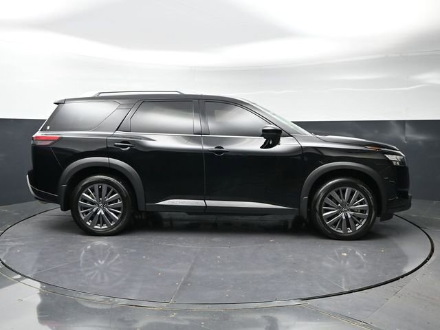 Used 2025 Nissan Pathfinder SL w/ SL Premium Package image 4