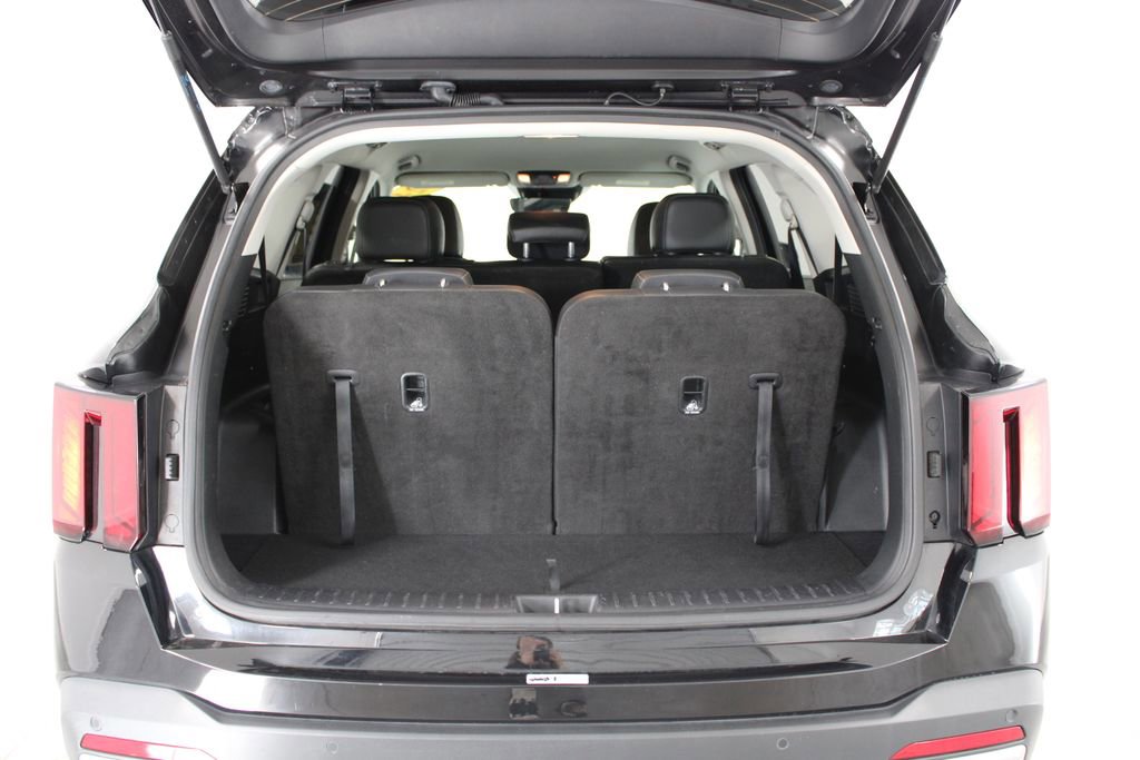 Used 2024 Kia Sorento S image 14