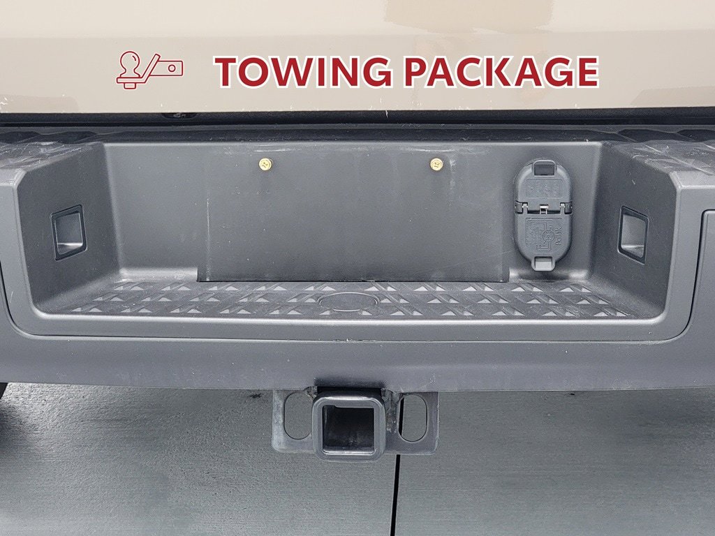 Used 2022 Nissan Titan PRO-4X w/ Pro-4x Convenience Package AWD/4WD image 39
