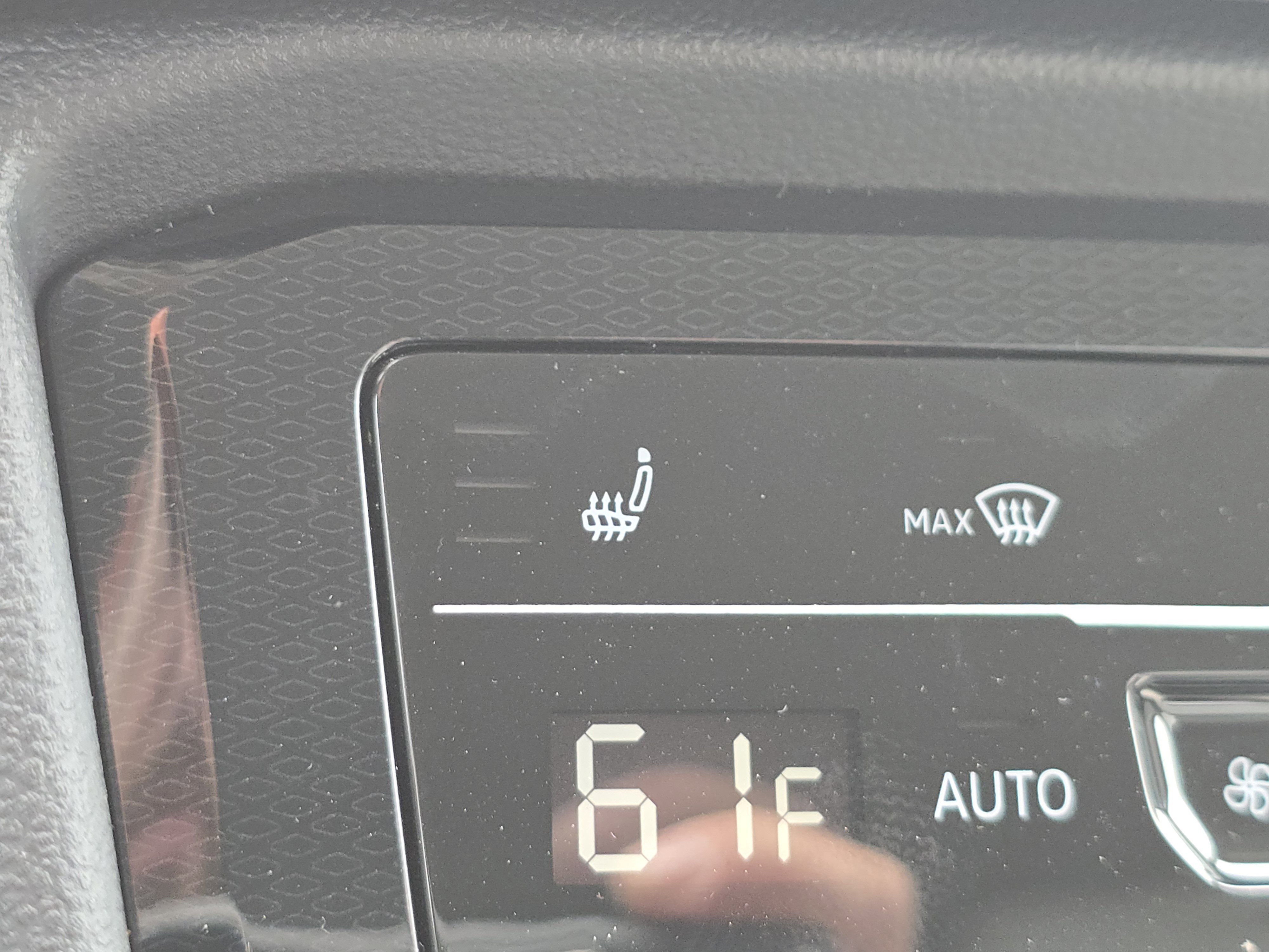 New 2026 Volkswagen Taos SE image 10