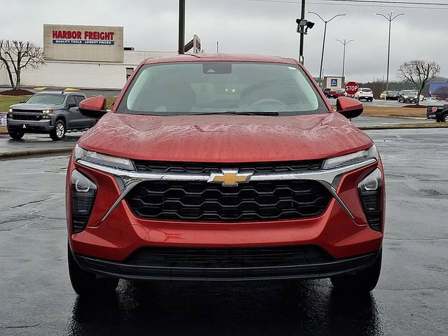 Used 2024 Chevrolet Trax LS w/ LS Convenience Package image 2