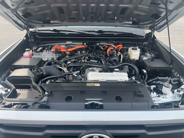 Used 2025 Toyota Tacoma TRD Sport AWD/4WD image 32