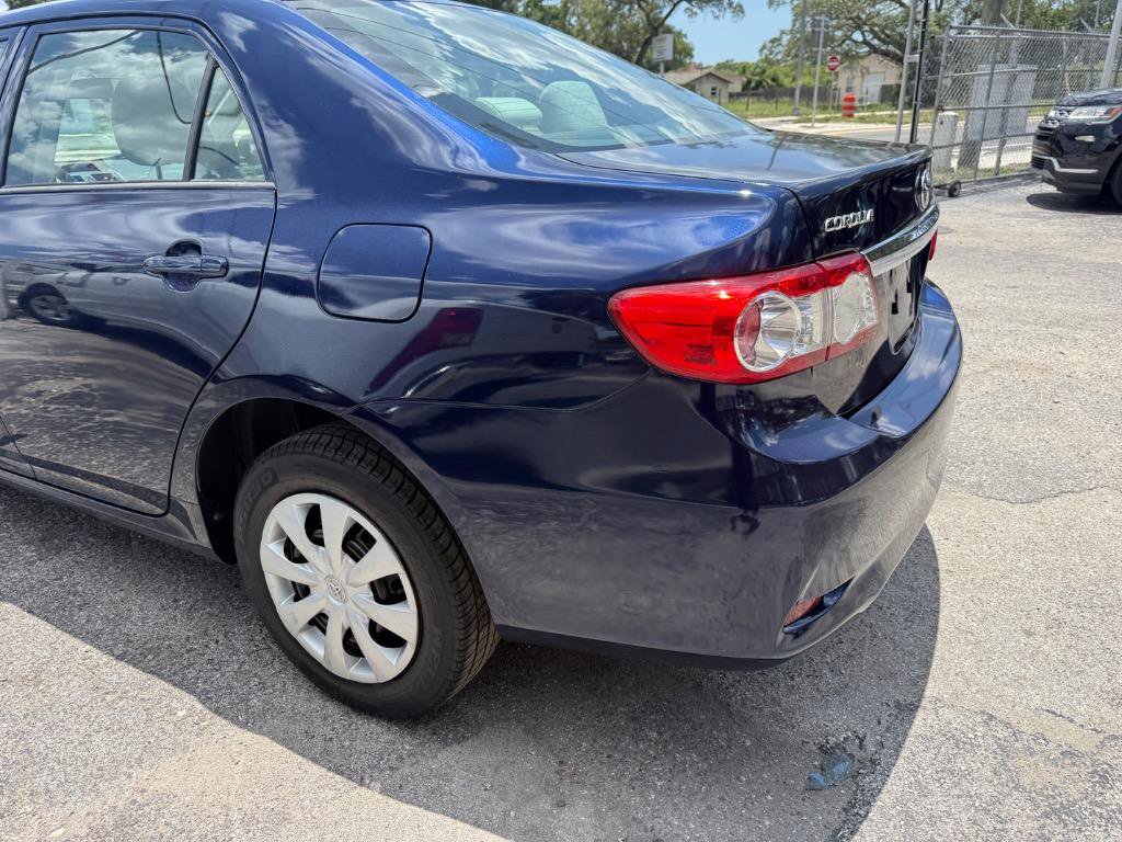Used 2013 Toyota Corolla L FWD image 10