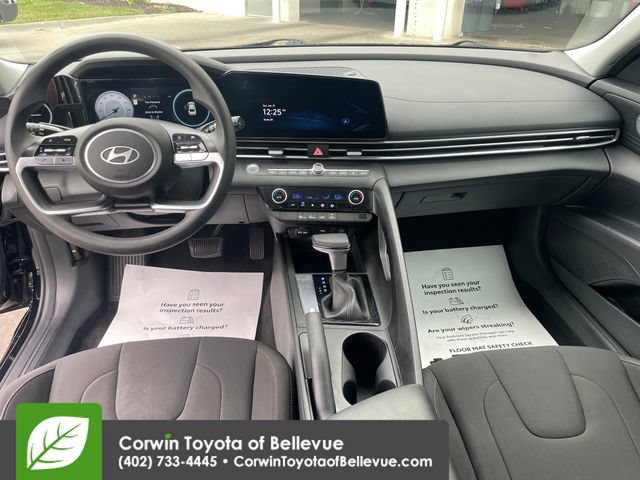 Used 2024 Hyundai Elantra SEL FWD image 12