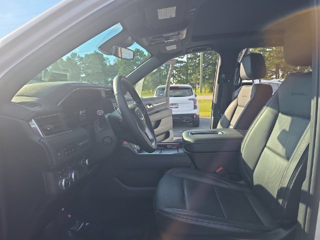 Used 2024 GMC Yukon Denali AWD/4WD image 17