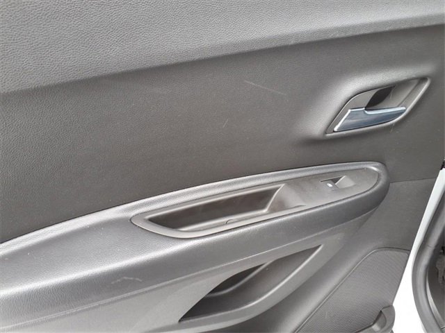 Used 2022 Chevrolet Trax LT w/ Driver Confidence Package image 13