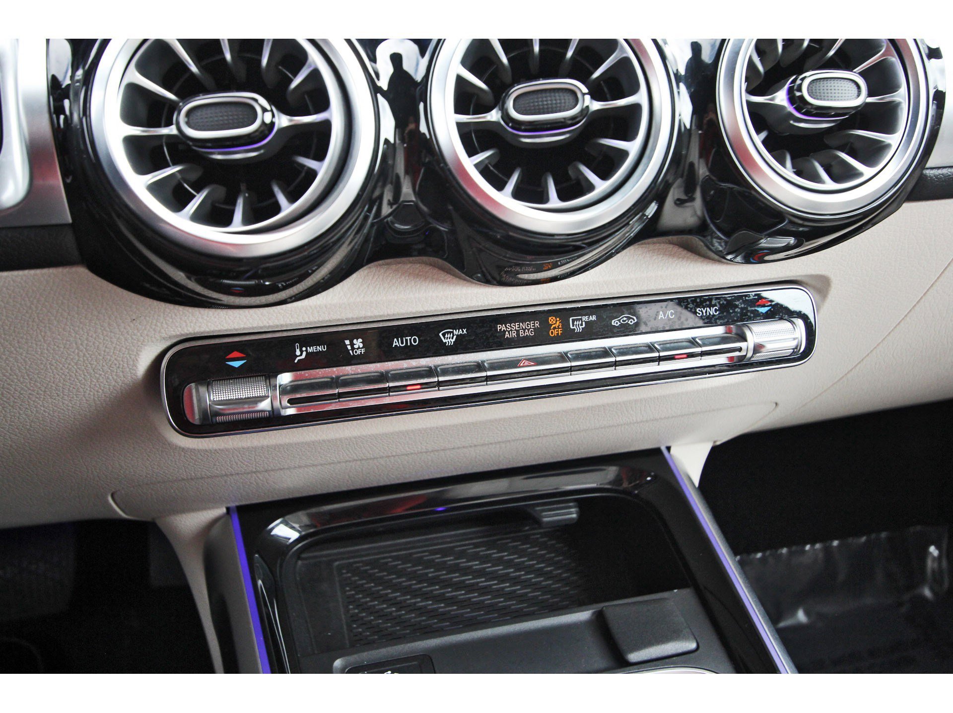 Used 2025 Mercedes-Benz GLB 250 image 25