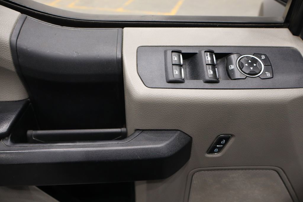 Used 2018 Ford F550 2WD Crew Cab Super Duty image 14
