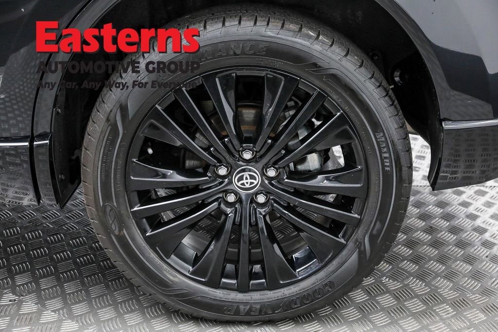 Used 2023 Toyota Venza Nightshade AWD/4WD image 32