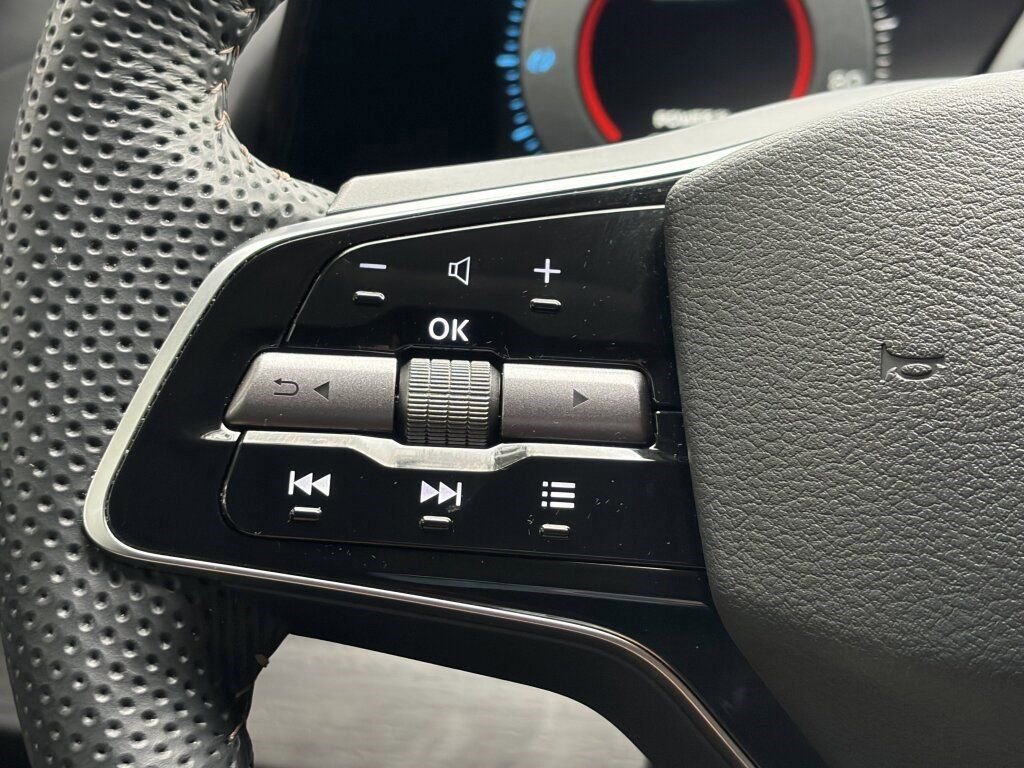 Certified 2024 Nissan Ariya FWD image 28