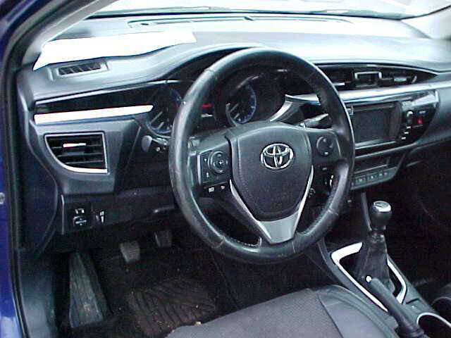Used 2015 Toyota Corolla S image 32