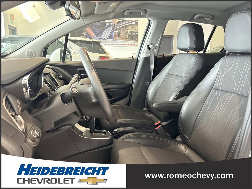 Certified 2022 Chevrolet Trax LT w/ LT Convenience Package AWD/4WD image 13