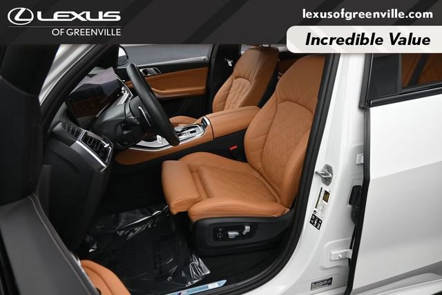 Used 2025 BMW X5 xDrive40i w/ M Sport Package AWD/4WD image 19