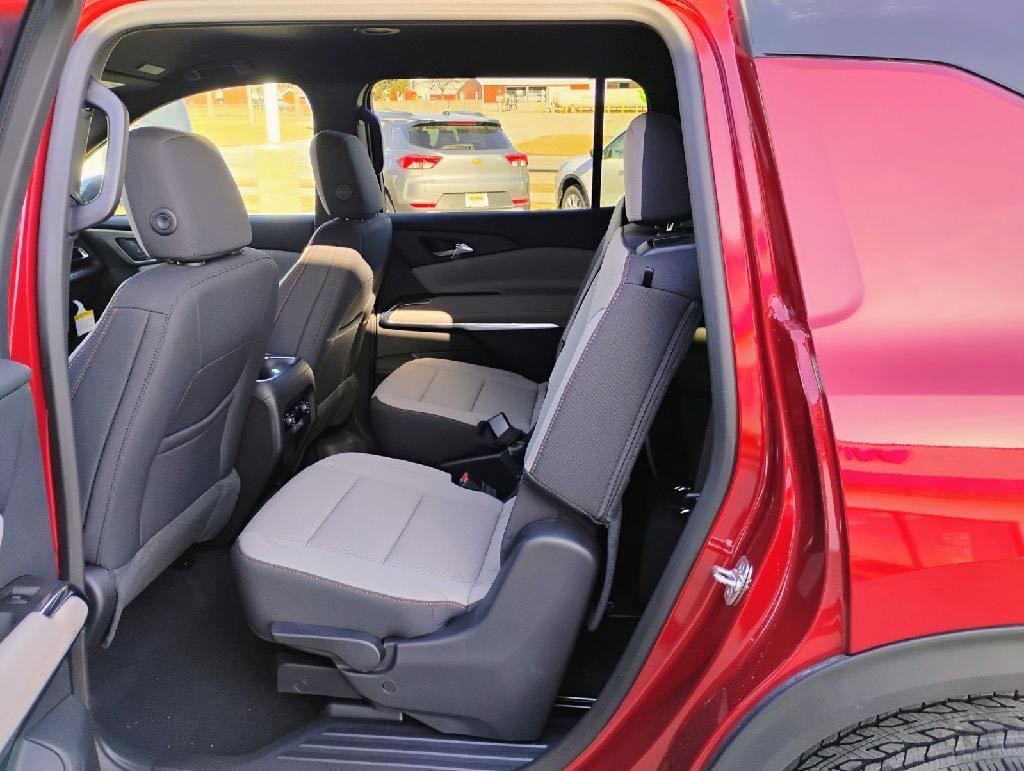 New 2025 Chevrolet Traverse LT w/ Midnight/Sport Edition AWD/4WD image 10