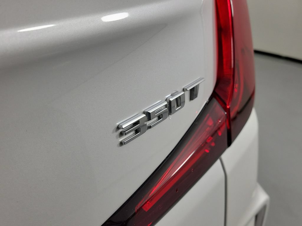 Used 2024 Cadillac XT4 Luxury FWD image 6