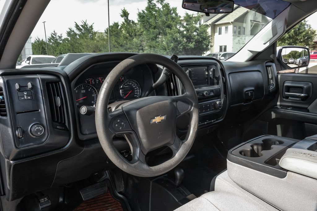 Used 2018 Chevrolet Silverado 1500 W/T w/ Trailering Package AWD/4WD image 11