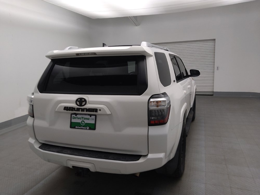 Used 2018 Toyota 4Runner SR5 RWD image 7