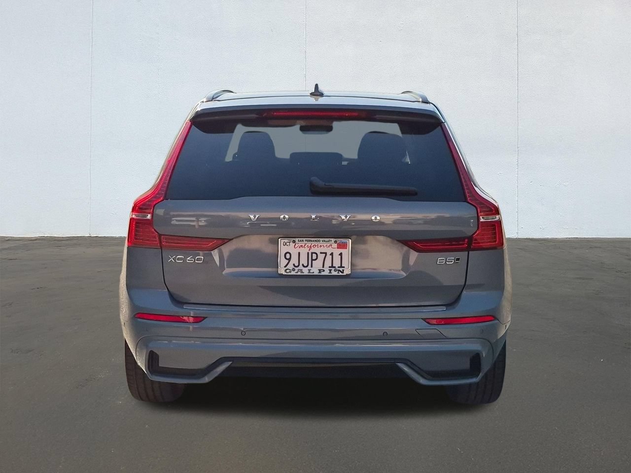 Certified 2024 Volvo XC60 B5 Plus w/ Protection Package Premier AWD/4WD image 6