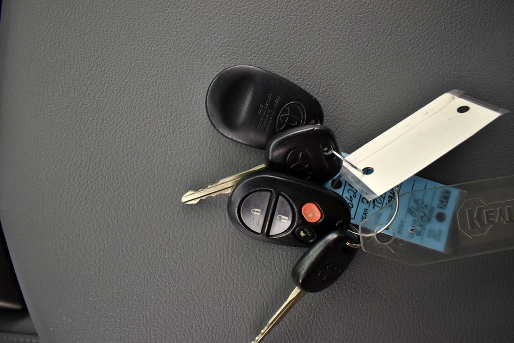 Used 2010 Toyota Sequoia Platinum image 47