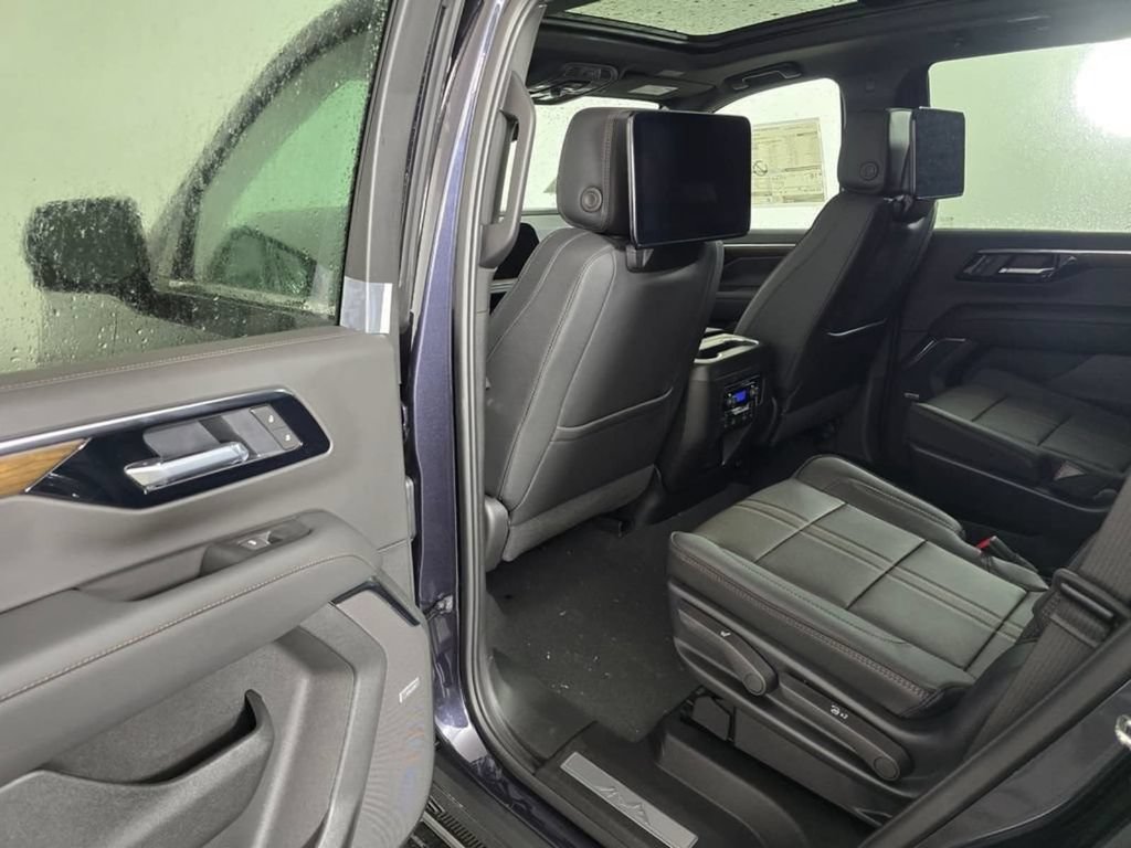 New 2026 Chevrolet Tahoe High Country AWD/4WD image 17