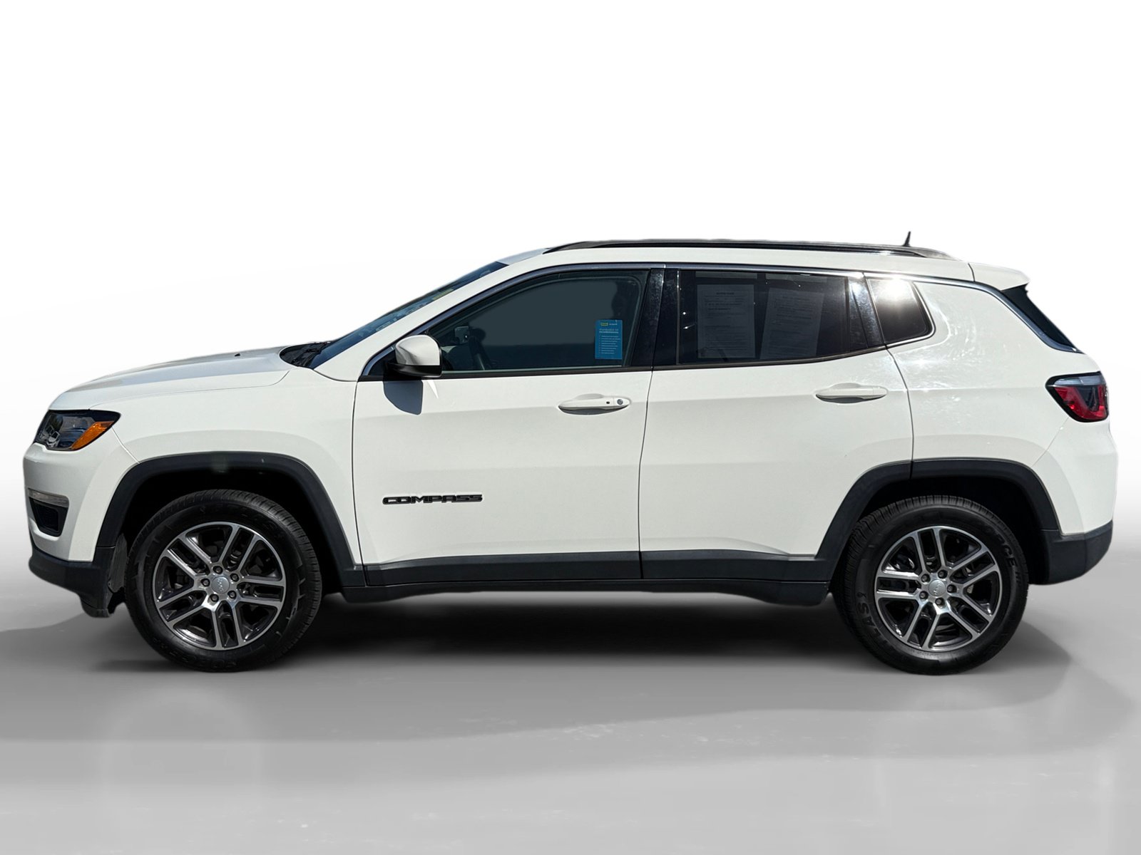 Used 2018 Jeep Compass Latitude w/ Popular Equipment Group FWD image 2