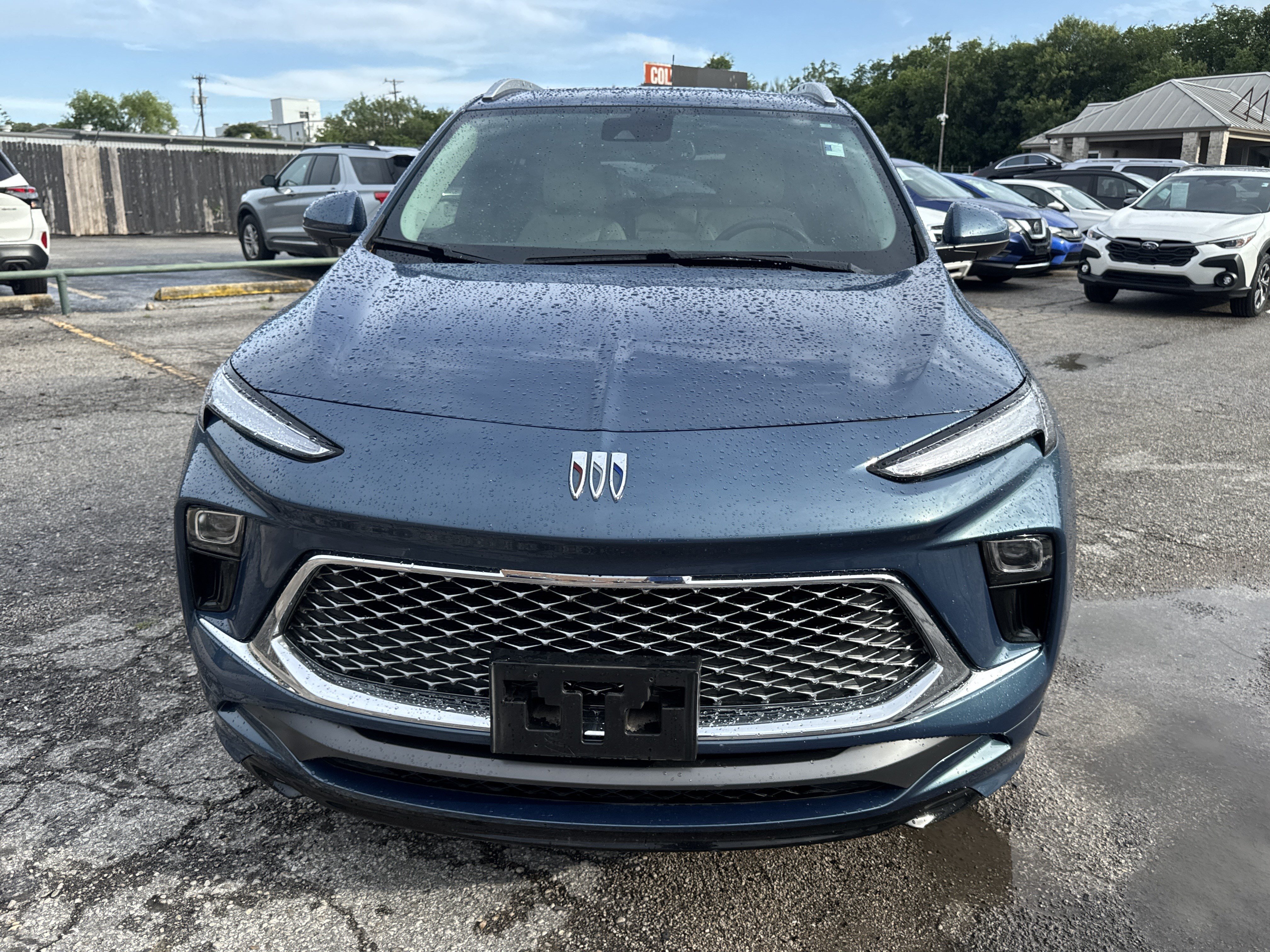Used 2025 Buick Encore GX Avenir w/ Avenir Convenience Package FWD image 8