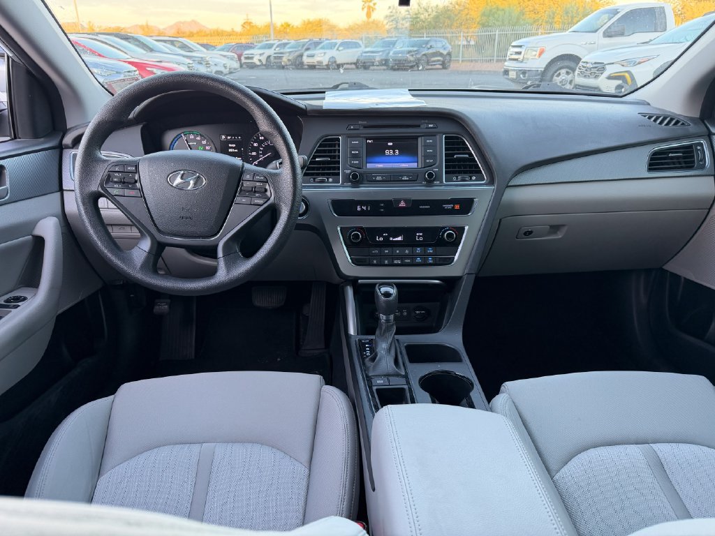 Used 2016 Hyundai Sonata SE FWD image 9