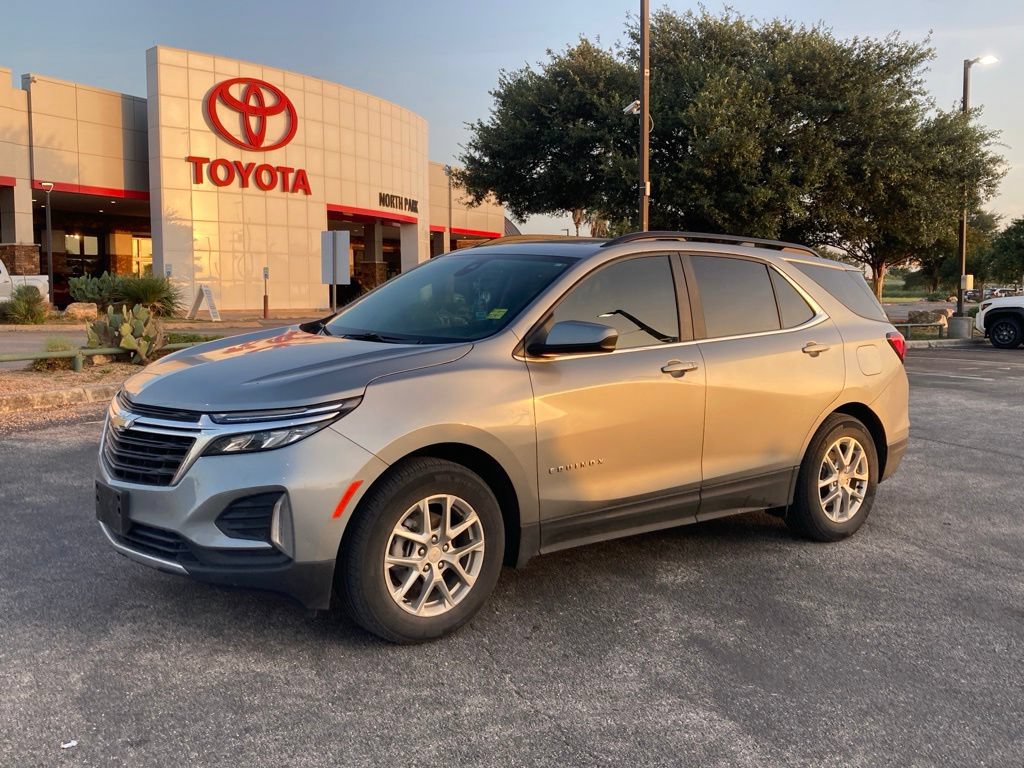 Used 2024 Chevrolet Equinox LT FWD image 1