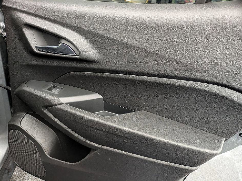 Used 2025 Chevrolet Trax LT image 31