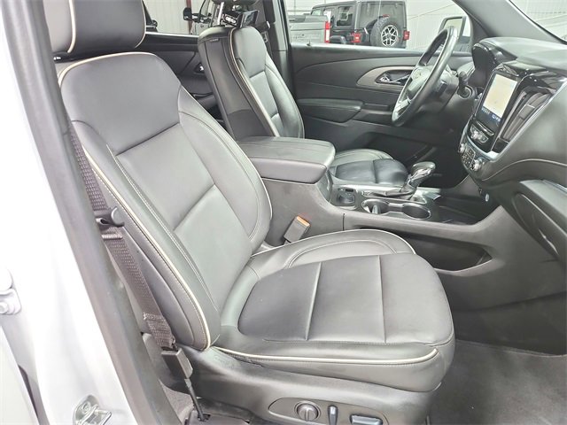 Used 2023 Chevrolet Traverse Premier image 41