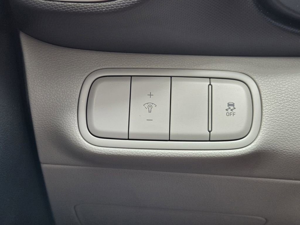 Certified 2024 Hyundai Venue SEL FWD image 29