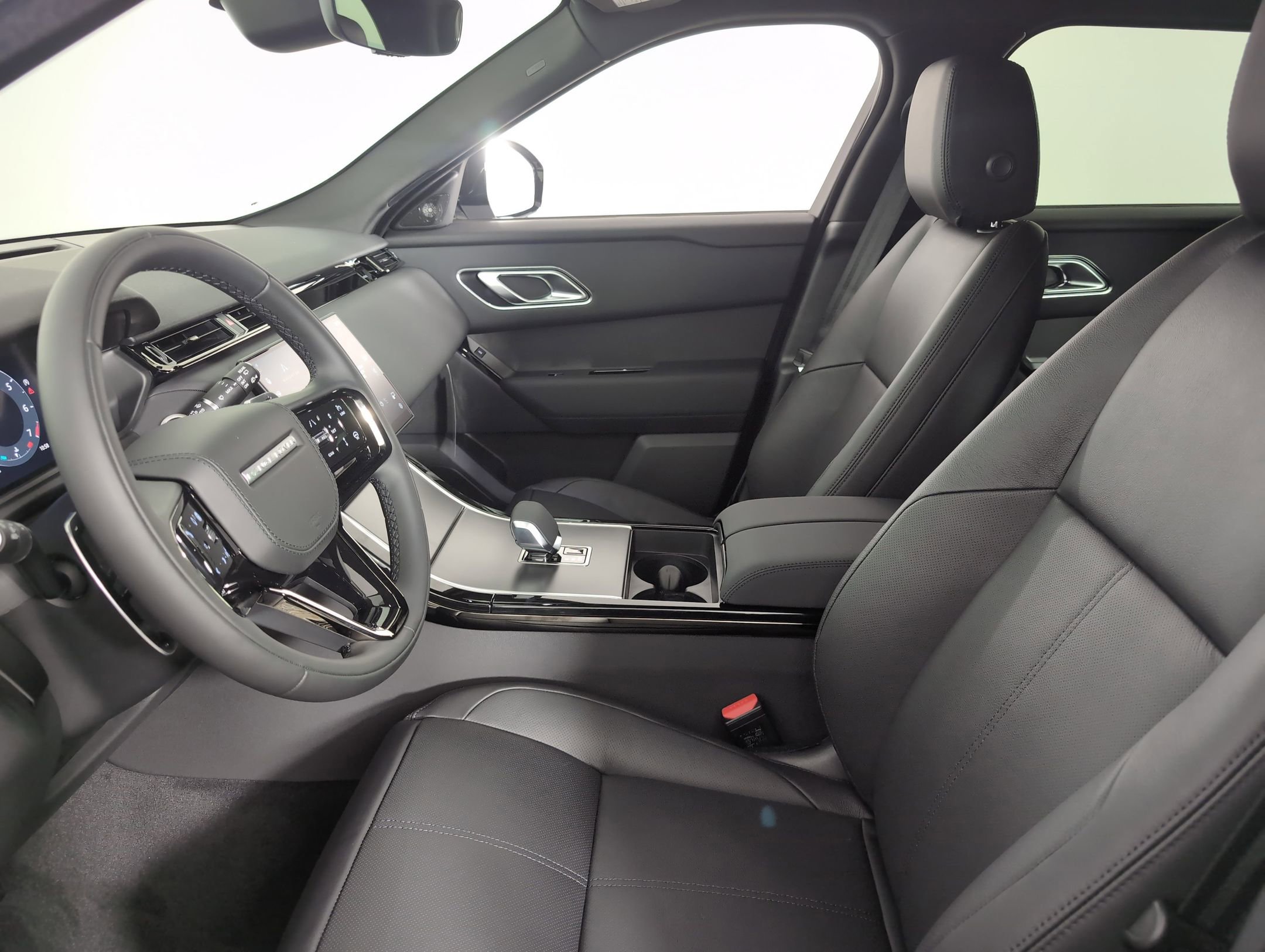 Used 2026 Land Rover Range Rover Velar S image 5