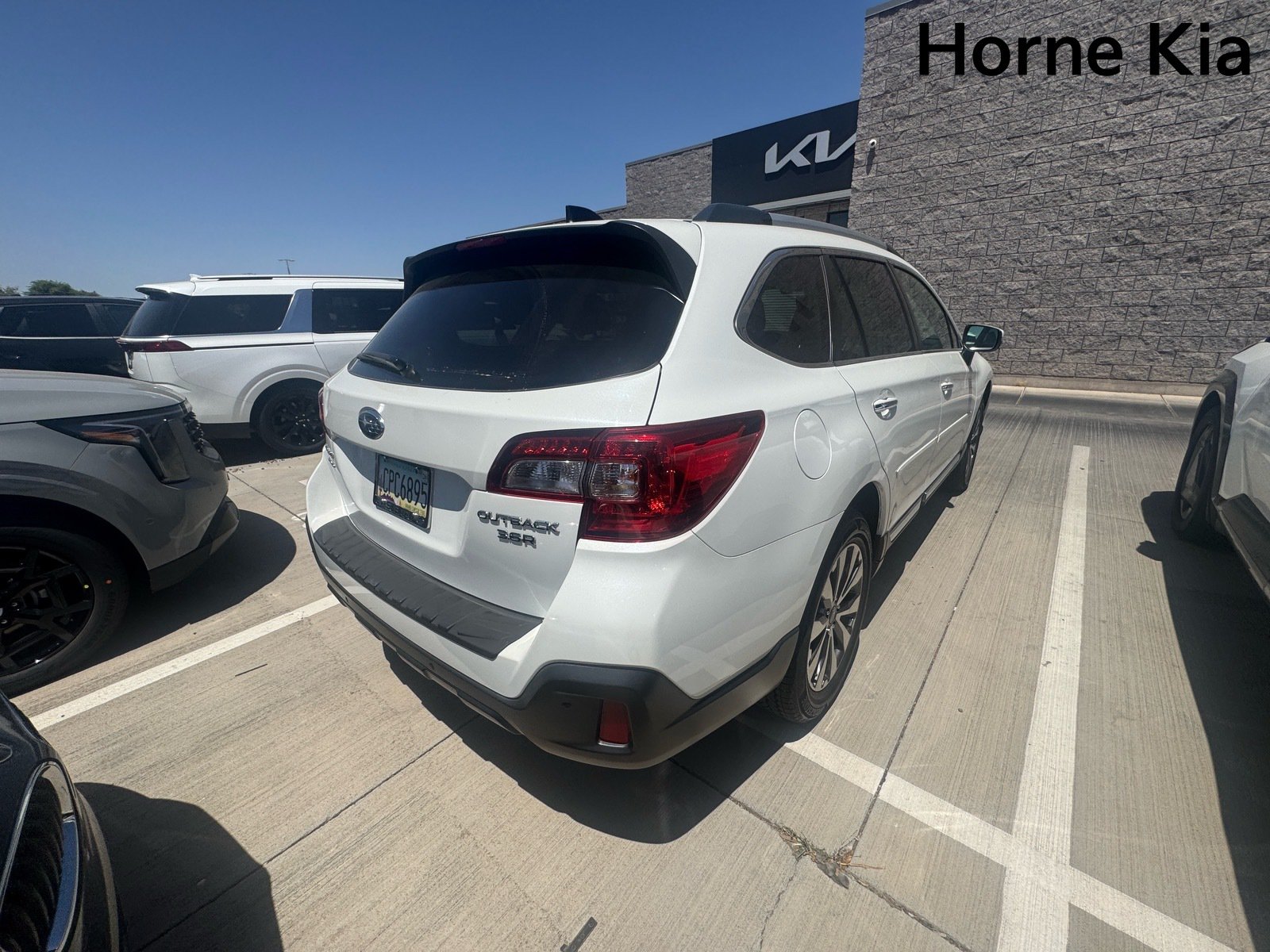 Used 2019 Subaru Outback 3.6R Touring w/ Popular Package #3A AWD/4WD image 4